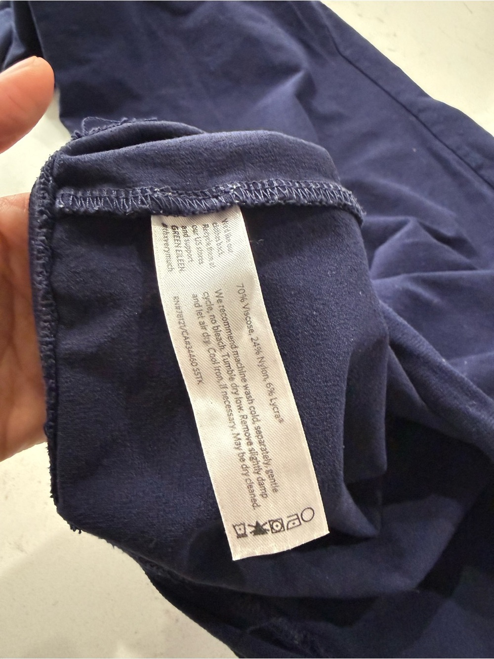 Eileen Fisher Women's Navy Pull-On Slim Ankle Pants. Size XL - Picture 9 of 10
